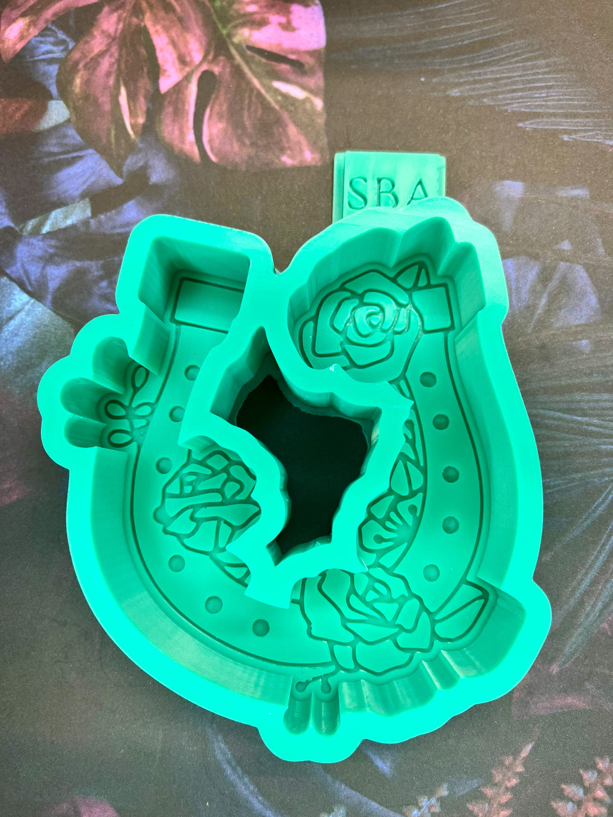 Floral Horseshoe Silicone Freshie Mold