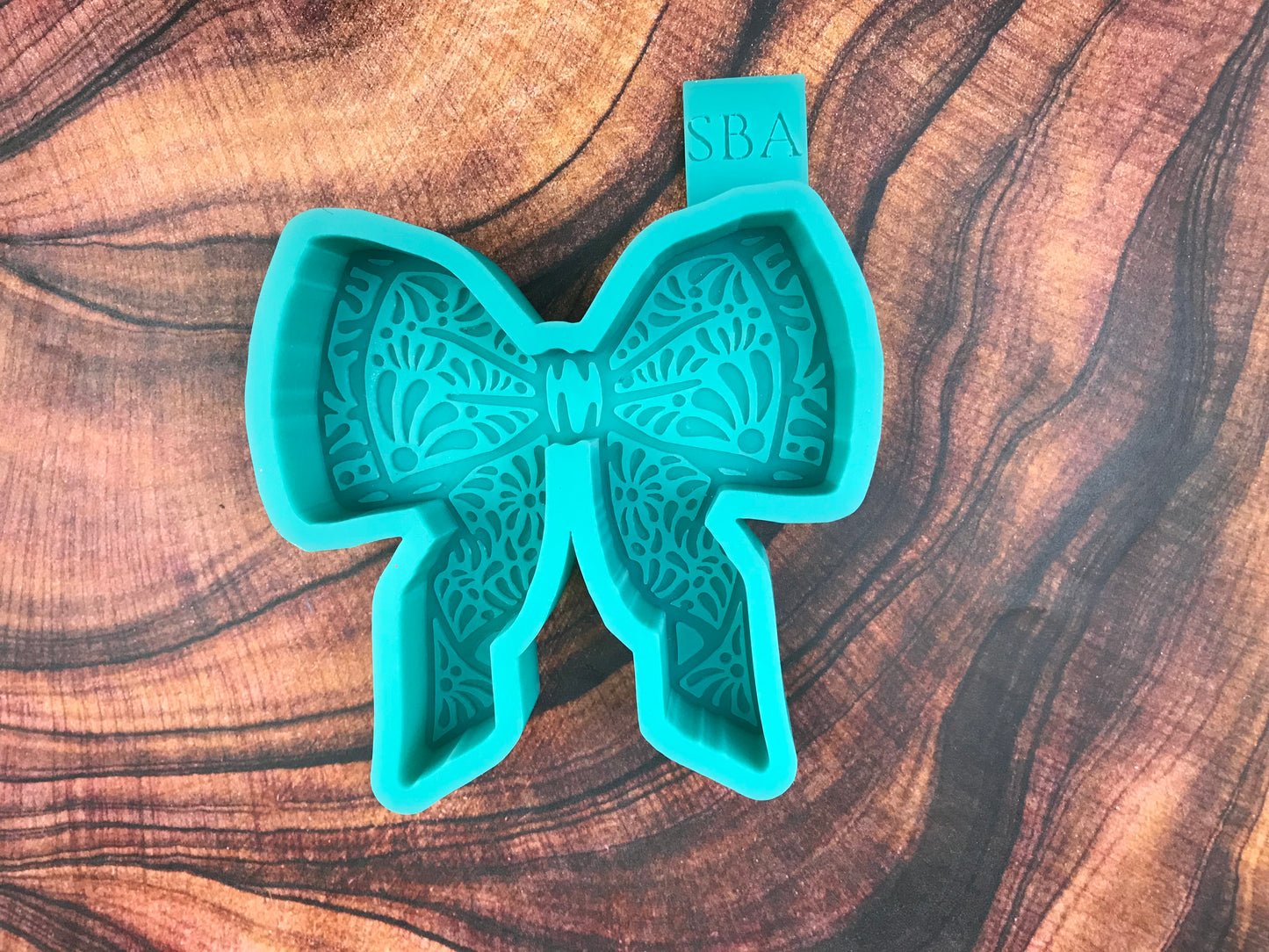 Talavera Bow Freshie Mold